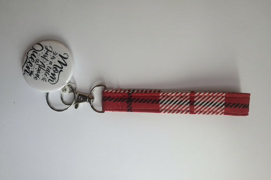 🌸 Handmade Premium Fabric Wristlet – Style Meets Convenience 44mm (Copy)